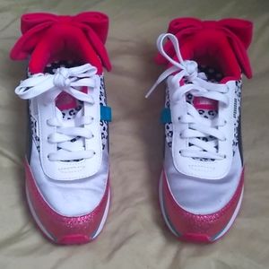 Girl puma shoes
